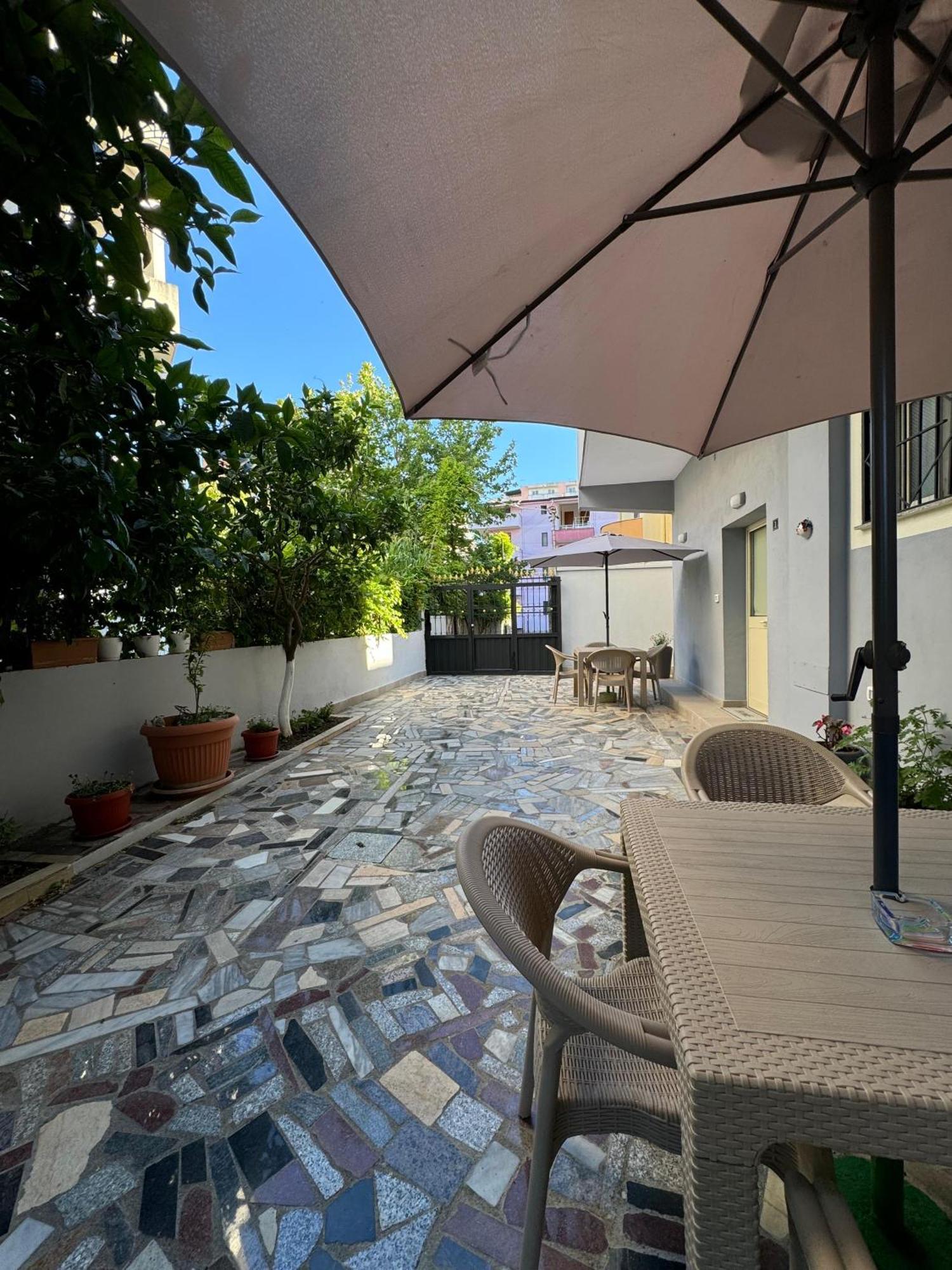 Edlira Apartments Durrës Exteriör bild